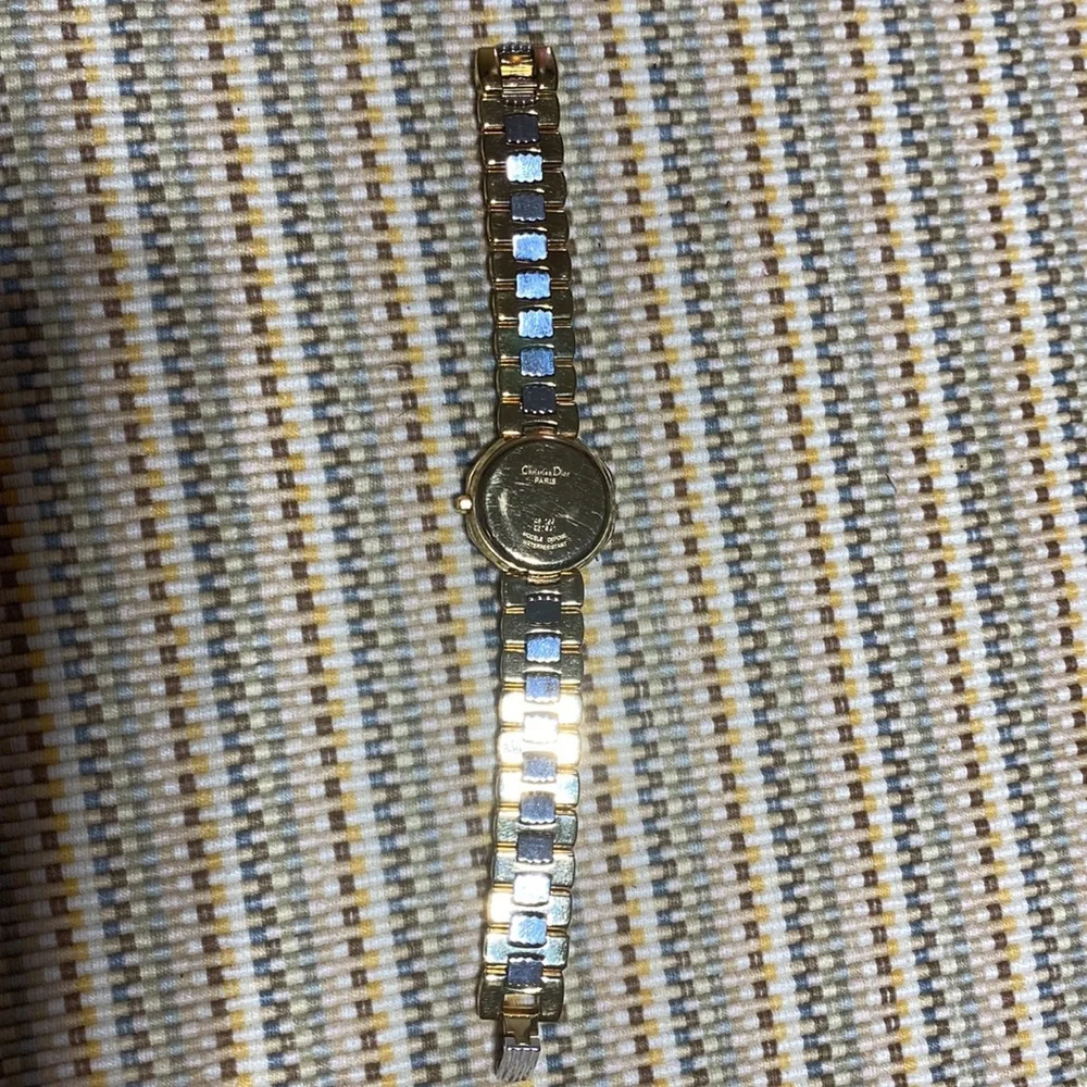 Watch - Picture 2 of 3